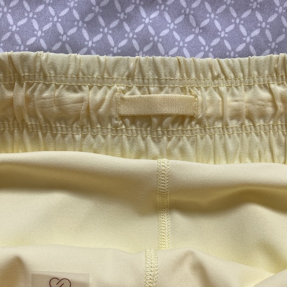 High rise running short - Picture 3 of 6